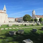 Gemuetliche Mit Terrasse By Interhome * 자다르